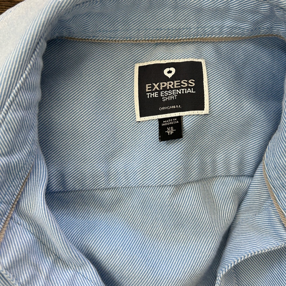 Express button down - Picture 3 of 3